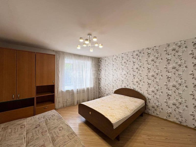 1к Лазарева 7
