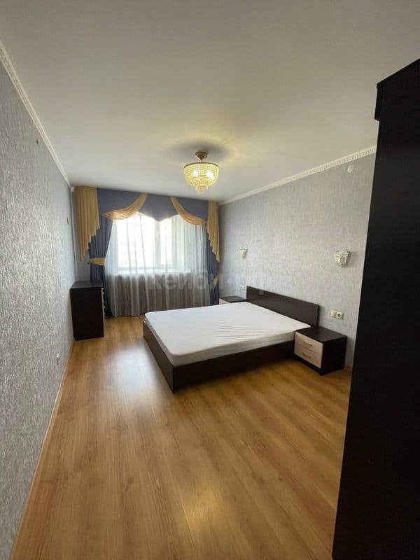евро-трехкомнатная на Ленинградская 20