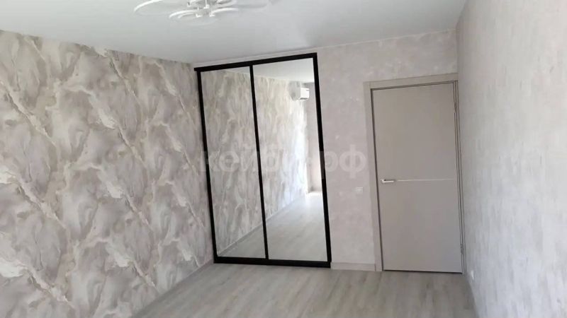евро двухкомнатная на Ул Братьев Батталовых — миниатюра 2