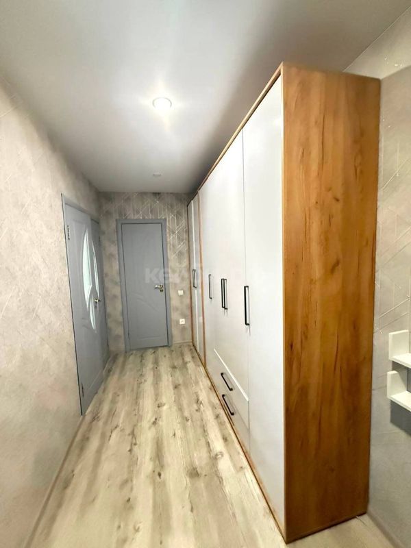 1к Амирхана — миниатюра 1