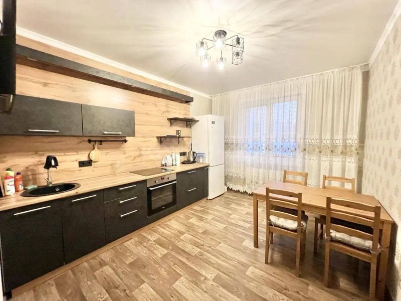 1к Аделя Кутуя — миниатюра 5
