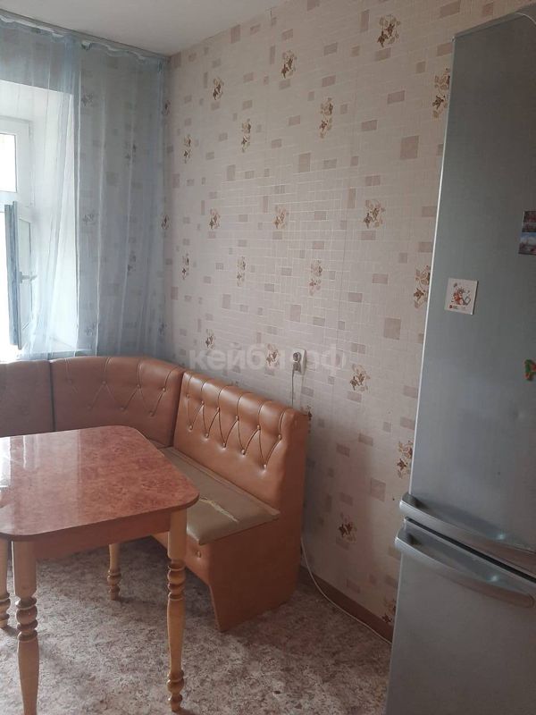1к Максимова, 1 б